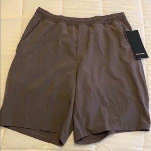 Lululemon men’s pace breaker lined short